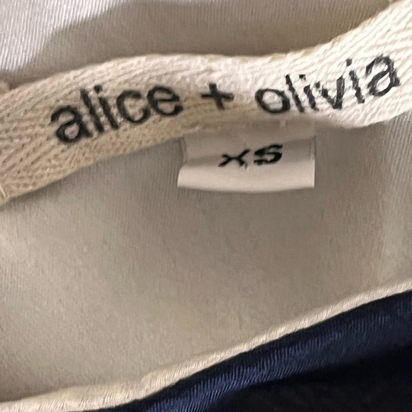 🎈Alice + Olivia Sz XS one shoulder silk blouse - Picture 8 of 15